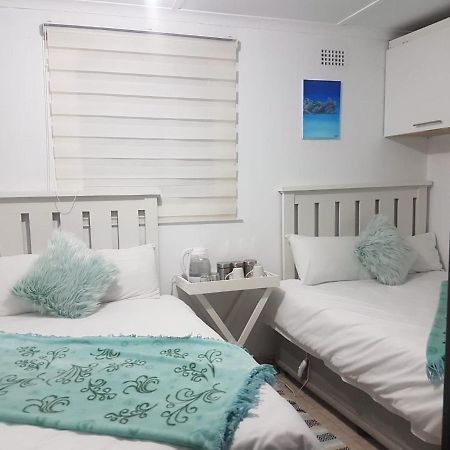Aliwal Villa Guest Lodge Bagian luar foto