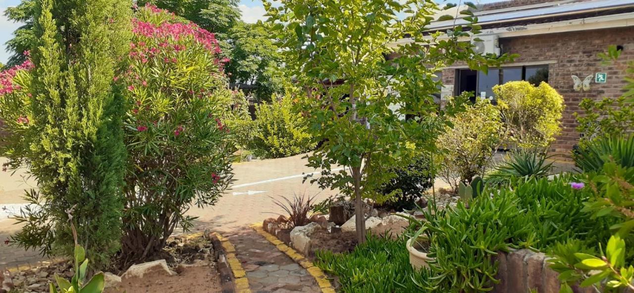 Aliwal Villa Guest Lodge Bagian luar foto