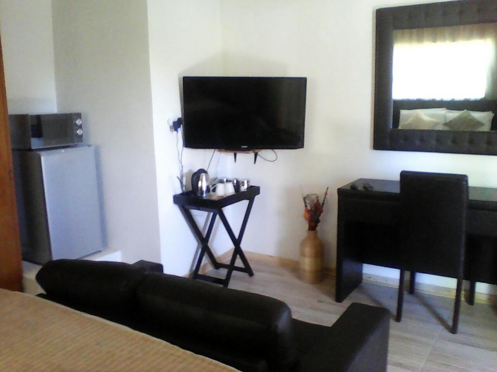 Aliwal Villa Guest Lodge Bagian luar foto