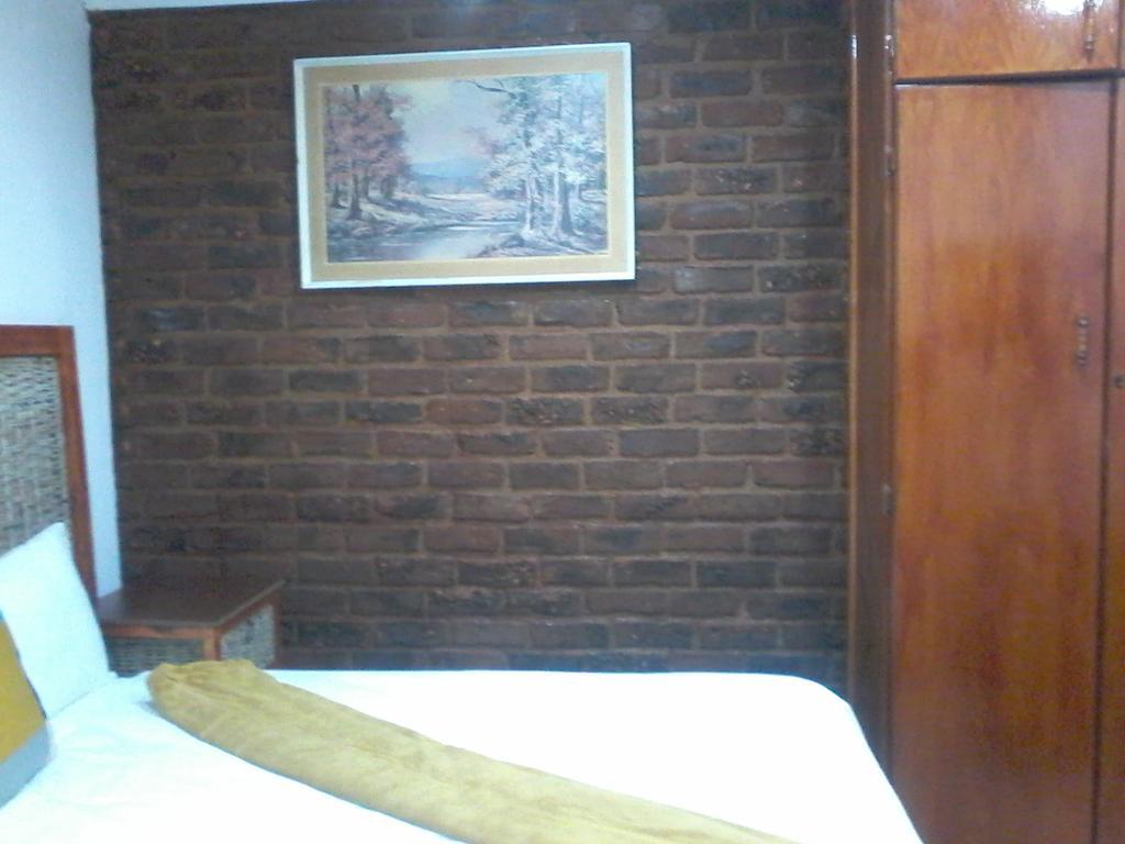 Aliwal Villa Guest Lodge Bagian luar foto