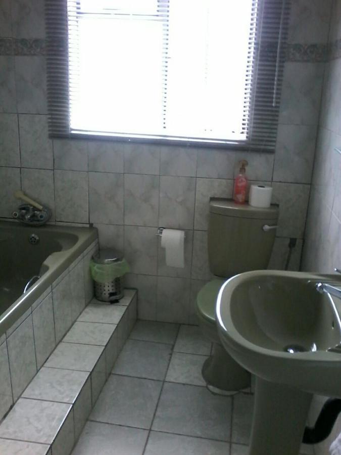 Aliwal Villa Guest Lodge Bagian luar foto