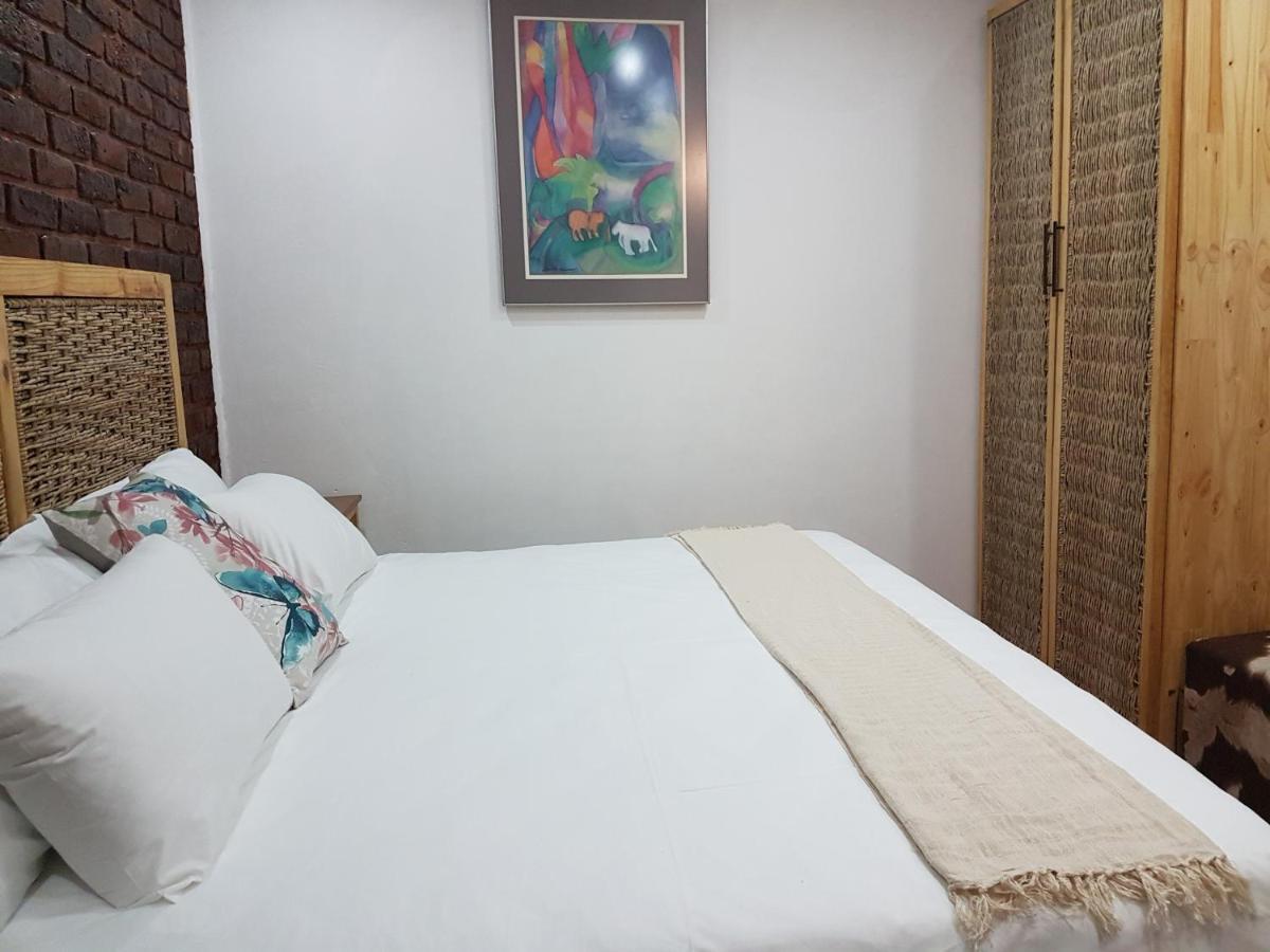 Aliwal Villa Guest Lodge Bagian luar foto